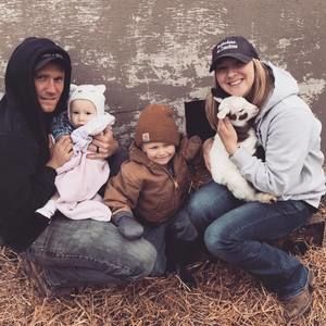 Meet your Posher, Mara